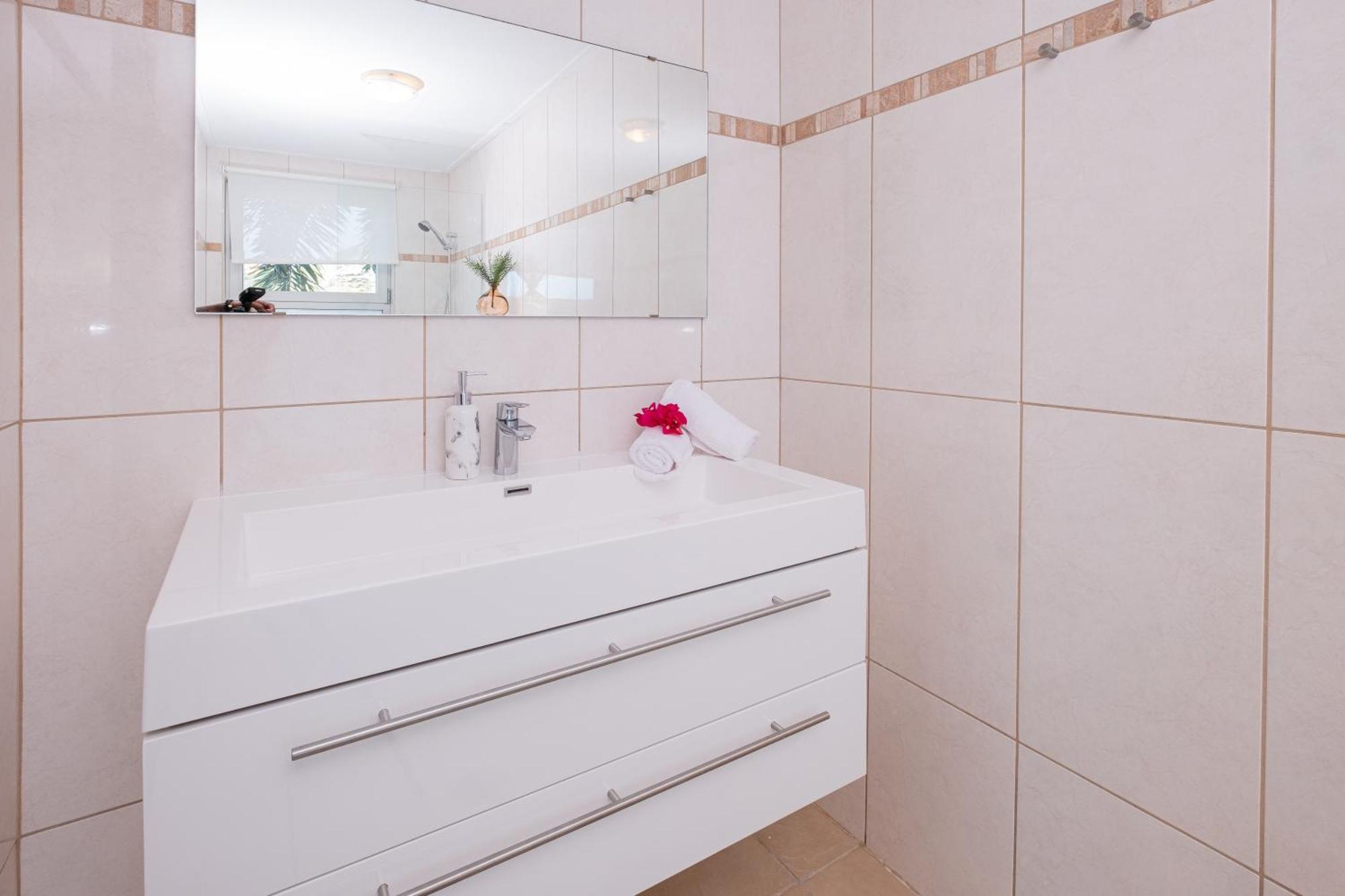 Droom Appartement Met Uitzicht Op De Jachthaven Jan Thiel Екстериор снимка